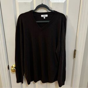 Turnbury Extra Fine Marino Wool Men’s Brown V-neck Sweater